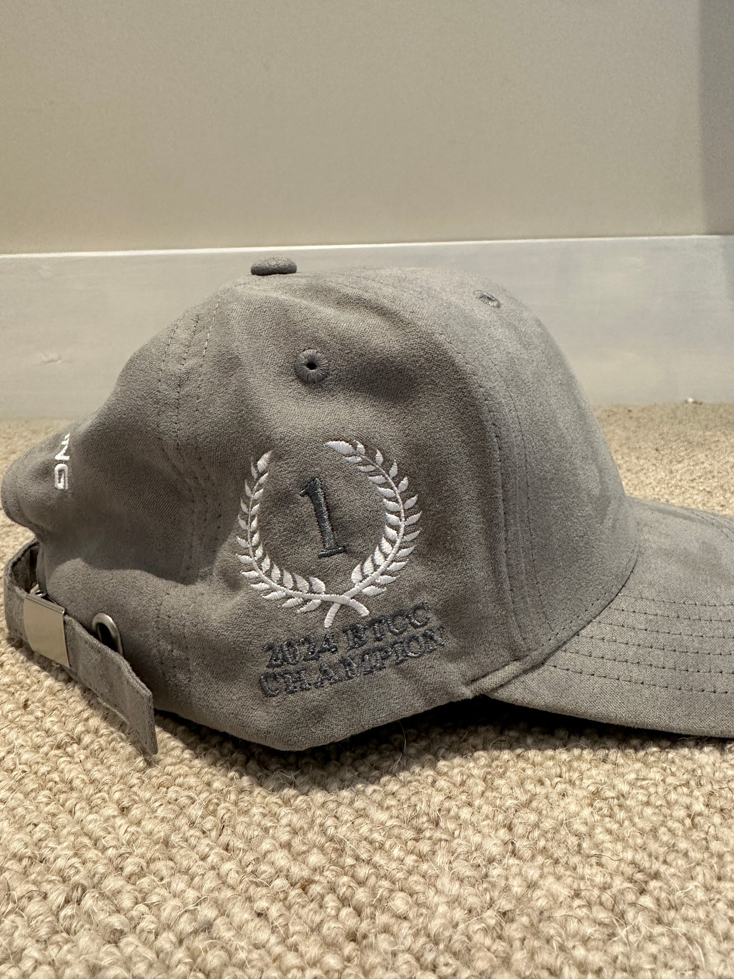 JH24 Champion Suede Cap